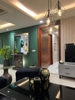 Luxury 2 Bed Apartment at Goldcrest Mall DHA Phase 4 Lahore by Monark Suites - 6