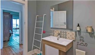 Gorgeous family home in the heart of Linden - 1