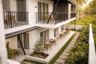 The Cove Beach Resort - 7