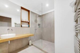 Luxury Parisian Flat - 4