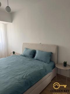 Skyline Apartment - by Golden Key - 9