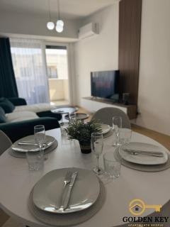 Skyline Apartment - by Golden Key - 5