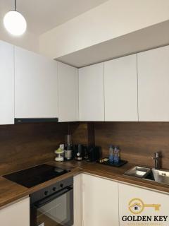 Skyline Apartment - by Golden Key - 3