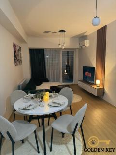 Skyline Apartment - by Golden Key - 1