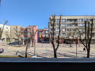 Downtown Apartment By the Lindens - 7