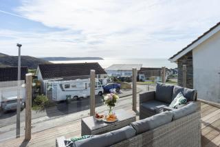 Stylish coastal home with stunning sea views - 0