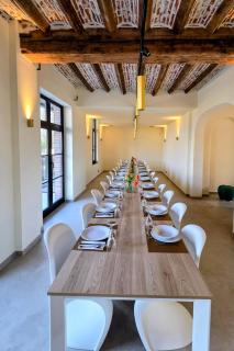 Favarge, charm, comfort, and a large garden - 3