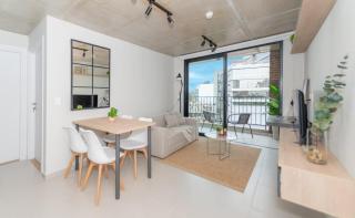 Modern 1BR Walk to Malls Gym Pool & City View - 9