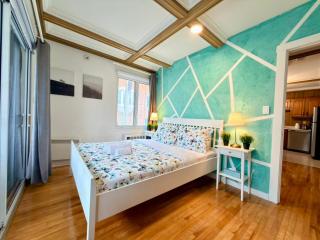 Spacious Group Home Combo, Sleeps 20 - 1