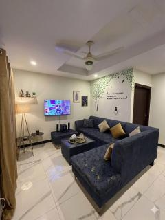 Nova Stays - 1 BHK - Secure - Modern - Family Apt - 0