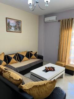 2 Steps to Sea-Nisa Apartment - 5
