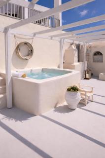 Lava On the Cliff - Fira - 1