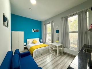 The Little Guest House - 9