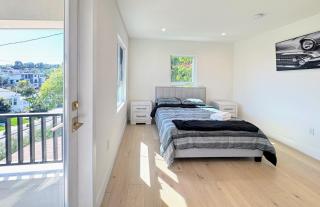 Modern Home in Hip Highland Park - Walk to Shops - 3