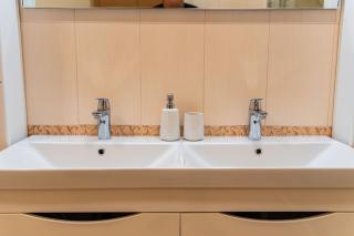 Zagreb 265 & 266 - 3 Bedroom Apartment & 2 Bedroom Apartment - City Centre - Flexible Keybox Entry - Modern - Monthly Rent - 2