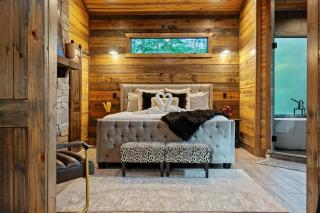 Romantic 1BR Cabin in Broken Bow HotTub, FirePit - 7