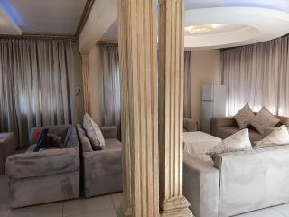 Bright's Exclusive Family Villa - 3