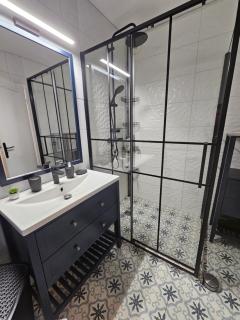 Appartement moderne 100 m2 - 3 ch - 2 balcons - 7 min centre Reims - 5