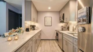 4BD Cabin in the Poconos Near Lake with Hot Tub, Sauna, Game Room and Movie Room - 4