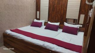 Hotel Vrindavan Near Prem Mandir Distance 15 min - 8