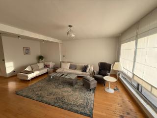 Light-filled modern flat with spacious terrace - 4