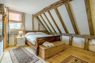 Unique Luxury Barn - 4