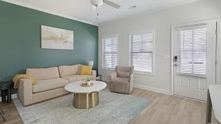 Landing Incredible 1BD Courtyard Clubhouse - 9