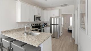 Landing Incredible 1BD Courtyard Clubhouse - 4