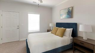 Landing Incredible 1BD Courtyard Clubhouse - 1