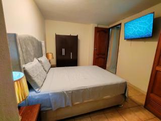 Adel 3 Avola Larco, cerca de todo - 2