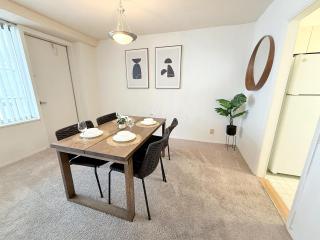 Contemporary Apt Near DC Gym, Metro & More! - 1