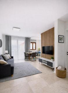 SeaEsta apartment Pool and Beach - 6