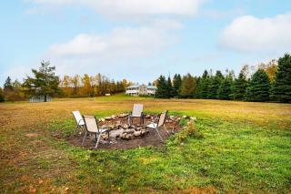 Serene Paradise - Farmhouse with Pond & Hottub - 4
