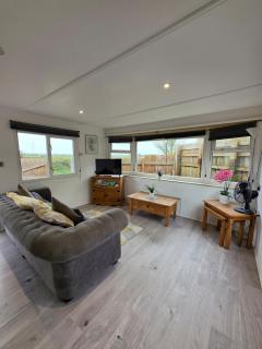 Featheredge Lodge - 5