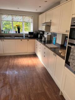Cosy double room in Upton - 6