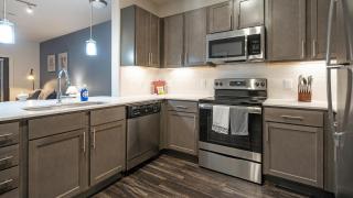 Landing Incredible 1BD in Medical Center - 6