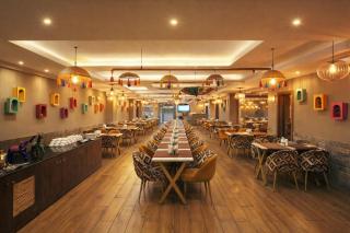 Hotel Oxmo Delhi Airport - 2