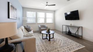 Landing Stylish 1BD Courtyard Gym - 9