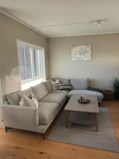 Bright and modern apartment overlooking the water - 7