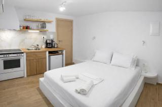 Naxian Vibes Apartments - 3