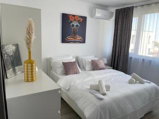 Zoe Urban Escape - 2 Metro Stops to Old Town - 7