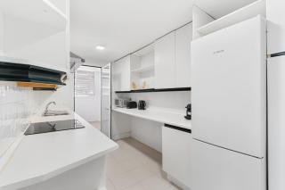 MARBELLA HOME RENTALS - Marina Banus, Puerto Banús, 2BR Comfortable, Pool & Parking - 8