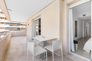 MARBELLA HOME RENTALS - Marina Banus, Puerto Banús, 2BR Comfortable, Pool & Parking - 4