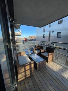 Modern and Central Apartment - 9