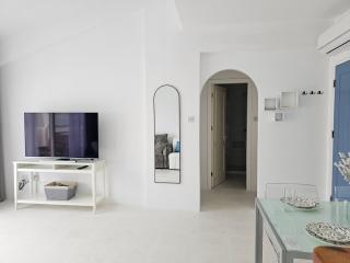 Newly Renovated Venus beach 500 m Gated REGINAgardens1 - 5