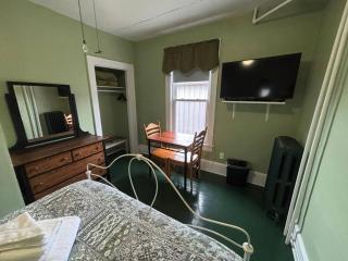 Old Clark Inn - 6