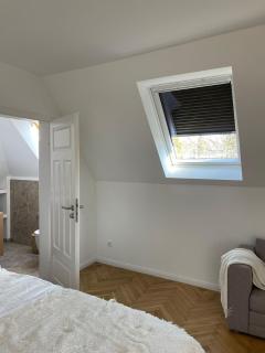 Moderners Zimmer mit eigenem Bad- Ideal für Messegäste nahe Hannover - 5