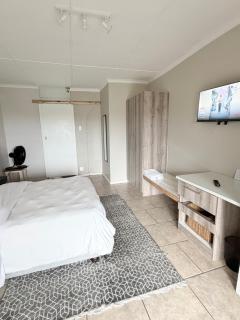 The Hide on 37 Flamingo - 1