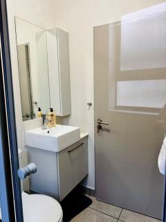 SoHo Sanct Cozy Contemp Lux with Private Garden - 7