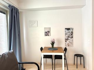 Easy Stay Rooms & Apartments near Airport - 4